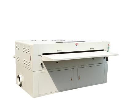 China Garment Shops 2021 New Fashionable Insurance 1350Mm High Quality Waterproof Conformal Spot UV Coating Machine for sale