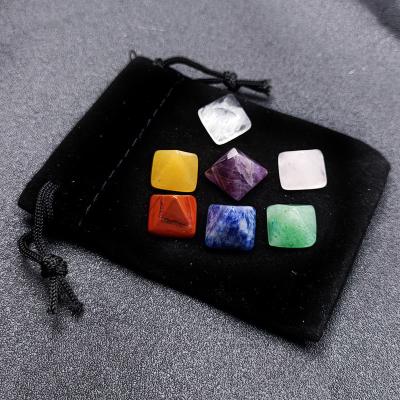 China Europe Natural Stones Crystal Crafts Energy Seven Chakras Crystal Pyramid Creative Stone for Reiki Gift for sale