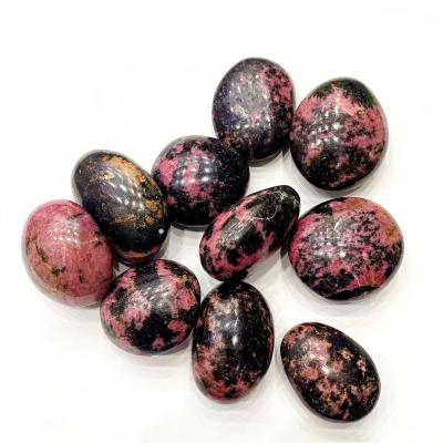 China Europe Natural Stones Healing Crystals Reiki Minerals Gemstones Rhodonite Palm Stone For Decorate for sale