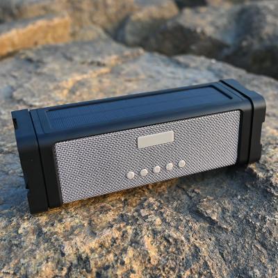 China Support CE Fast Charging Waterproof Dustproof Loud Solar Power Speaker 5000mAh Wireless Bank for Outdoor and Home with 20H Playtime en venta