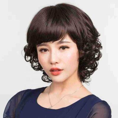 China Factory wholesale silky straight black daily high temperature synthetic hair natural middle wave fluffy head to send mom for sale