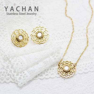 China Jewelry Accessories 14K Gold Titanium Steel French Inlaid Shell Flower Lace Hollow Out Necklace Sets High Quality Retro Earrings Sets For Women for sale