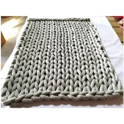 China Stock 100% COTTON D3-4cm Machine Disposable SEAMLESS Machine Washable Nomadic Yarn Filled Tube Braid Hand Knit Thick Heavy Yarn Cloth Blanket for sale