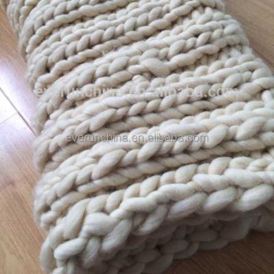 China PORTABLE Super Chunky 19 Micron 23 Micron Handmade Handwoven Merino Wool Chunky Yarn Knit Blanket Throw Blanket for sale