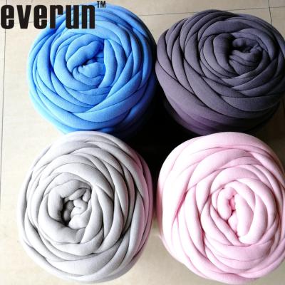 China Fancy Giant Wool Yarn Machine Washable 100% Cotton Super Giant Tube Braid Hand Knit Roaming Yarn Blanket for sale