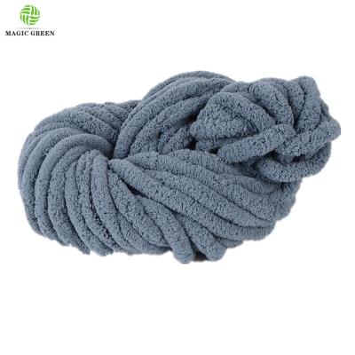 China Bernat super soft arm chenille hat cushion throw thick chunky arm knitting yarn 2cm 2cm Polyester super soft arm hand knit yarn for sale