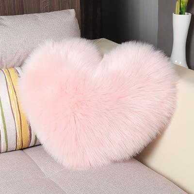 China Viable Wholesale High Quality Furry Heart Cushion Covers, Furry Heart Pillow Cover, Furry Heart Pillow Case for sale