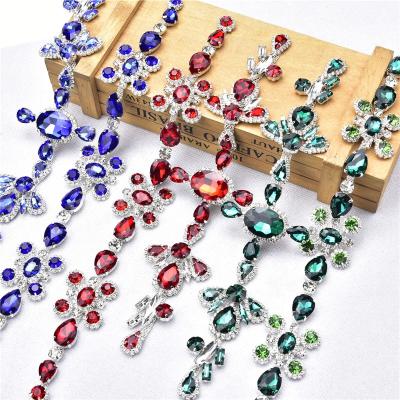 China Hot Sale Crystal Rhinestone Wedding Dress Band Decorative Glass Rhinestone Connect Chain Appliques Wholesale Flatback Patches Diy Garment for sale