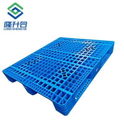 China Injection Molded Plastic Recyclable Flat Pallet Manufacturer Food Use Red Pallet for sale