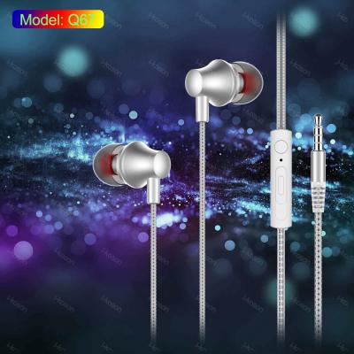 China Comfortable cable factory price profesional quality in ear headphones earphones with mic for sale