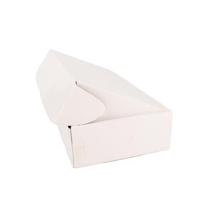 China Can Laminate Friendly Makeup Jewelry Box Clothes Packaging Postal Cardboard Mailer Boxes for sale