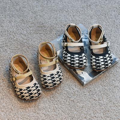 China Unique Walker Girls Kids Rubber Soft Baby Toddler Round Floor Shoes Knit Booties Anti-Slip Stylish Shoes for sale