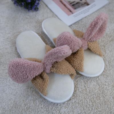 China 2021 Winter Furry Fluffy Lightweight Coral Fleece Indoor Bedroom Customized Fashion Furry Home Slipper for sale