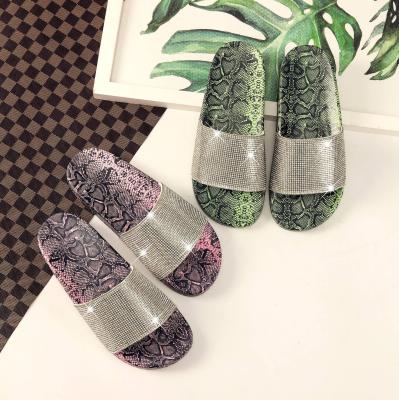 China Factory Direct 2021 Fashion Trend Sweet Slips Ladies Diamond Rhinestone Slippers Summer Women's Trendy Bling Female Ladies Glitter Sandals for sale