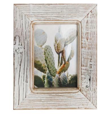 China Fashionable Hot Selling Handmade Antique Wood Frame Photo Picture Frame Natural Wooden Frame Wholesale for sale