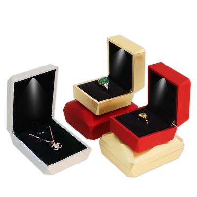 China Good Price China Newest Factory Large LED Inside Display Ring Box Jewelry Jewelry Boxes for sale