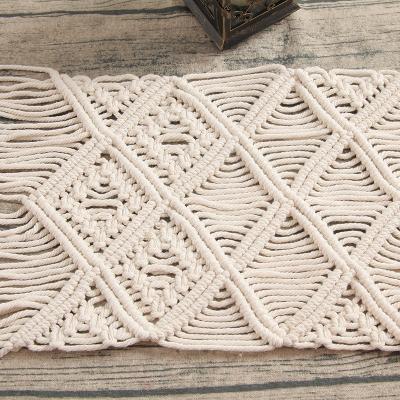 China Minimalist Boho Style Hand & Woven Macrame Table Runner for Wedding Table Decoration for sale