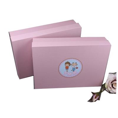 China Exquisite Hand Printing Recyclable Sky And Earth Cover Gift Box for sale