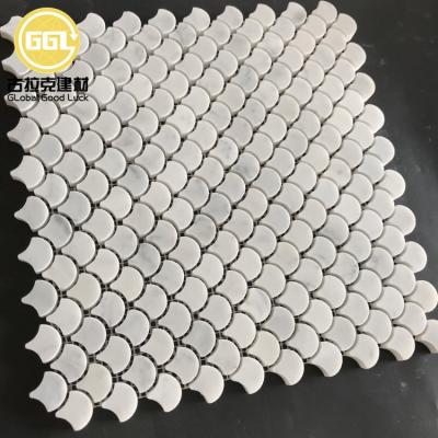 China Carrara Mini Size Fish Scale Fan Shape White Marble Mosaic Slab Flooring Fan Polished for sale