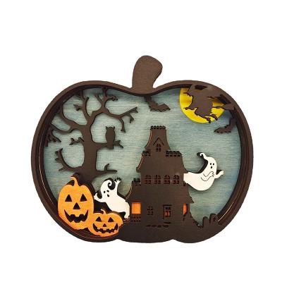 China Creative Europe Halloween Pumpkin Lighting Pattern Wooden Carved Pumpkin Craft for sale