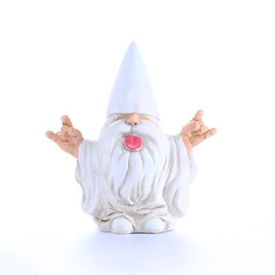 China Rustic White Clothes Dwarf Garden White Beard Resin Gnome Layout Resin Crafts for sale