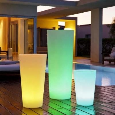 China Office Modern Indoor Outdoor Garden Lighted Pot Illuminated Color Flower LED Planters With Led Light for sale