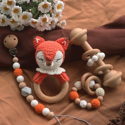 China 100% COTTON Handmade Crochet Fox Rattle Dolls Teether Eating Gift Set Wooden Teething Toy Set for sale