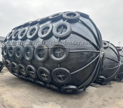 China Black Pneumatic Rubber Fender Customized With Chain Net ISO CCS Certificated for sale