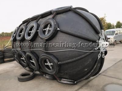 China Fenders de caucho para buques de tipo Sling de tenacidad flexible para aplicaciones suaves de barco a barco en venta