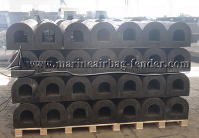 China Customized D Type Rubber Fender , Marine Solid Fender For Ship Protecttion for sale