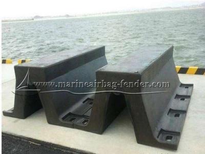 China Bolted Arch Marine Rubber Fender Weather Resistant For Dock Protection for sale