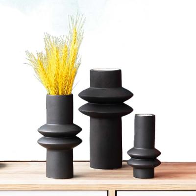 China Contemporary Classic Black Decoration Matte Black Ceramic Flower Vase Vase for Home Decoration for sale