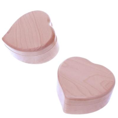 China Walnut Eco-Friendly Soft Cute Natural Color Design Clamshell Wood Products Solid Wood Music Box For Son Mom for sale