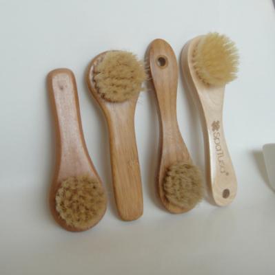 China Nail Brush And Shield Little Wooden Grass Facial Brush Clean Brush With Handle for sale