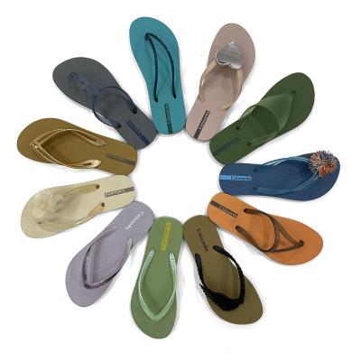 China Lightweight Wholesale Custom Design Women Ladies Flip Flops With Straps New Women Sandal for sale