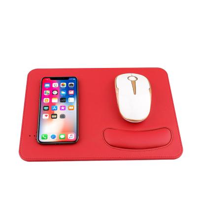 China Radiation Protection Novelty Product PU Leather Material Wrist Rest Mouse Pad With Wireless Charging for sale