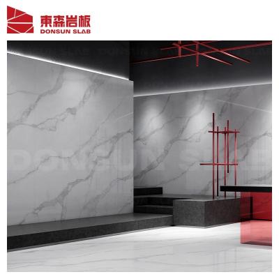 China Newcomer Performance Venus White Marble Surface Sintered Stone Slabs For Non Slip Flooring for sale