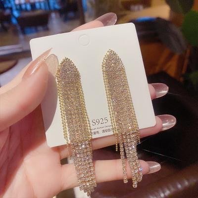 China TRENDY 2022 Fashion Women Earrings Gold Plated Leaf Earrings With Fringe Design Tassel Drop Earrings for sale