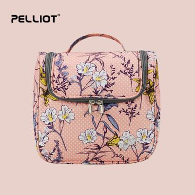 China PELLIOT Lightweight PELLIOT Dry and Wet Storage Divider Bag Travel Toiletry Cosmetic Shower Bag for sale