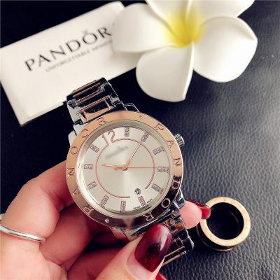 China Luxury men's wristwatch chain watch colck men's wristwatches top brand fashion non-specific casual men's alloy wristwatch quartz for sale