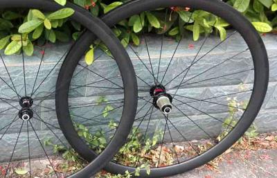 China 50mm Kohlenstoff-Klammer/Röhrenkohlenstoff-Fahrrad Wheelset 700C von 20/24 Löcher durch ENV-Technologie zu verkaufen