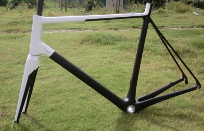 China Super Light Bike Frame Di2 Carbon Road Bicycle Frame of Internal Routing and Custom Painting HT-R066sl for sale