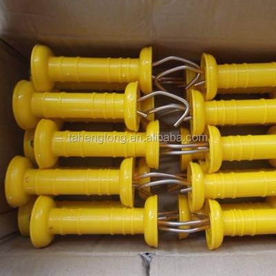 China Farms Fence Black Accessories Electric Fence Insulator For Animal Farm Equipment for sale