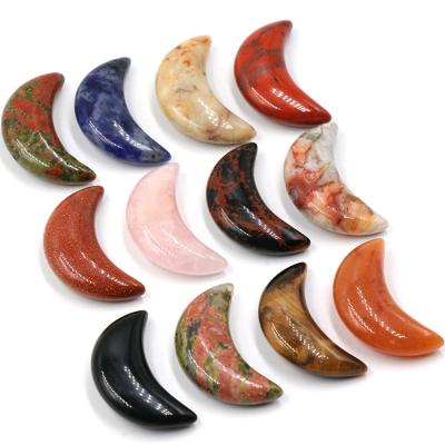 China Mini 3cm/30mm Natural Crystal Handmade Carving Crystal Shaped Gemstone Europe Crescent Moon Stone Healing Natural Crystal Charm for sale