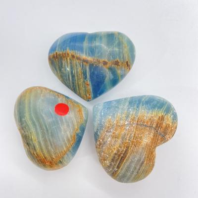 China Europe-American Natural Blue Healing Crystals Apatite Wholesale Price Stone Heart Crystal Heart For Gift for sale