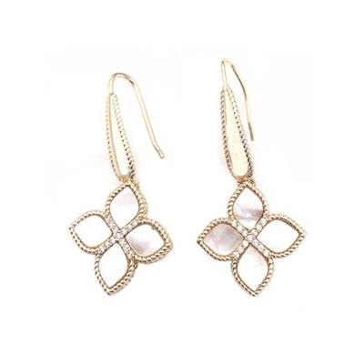 China 2020 Vintage Style Women Western Gold Fish Hook Flower Statement Pearl Earrings *T1927EGM for sale