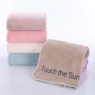 China Sustainable Cheap Promotional High Quality Home Use Black Microfiber Towel for sale