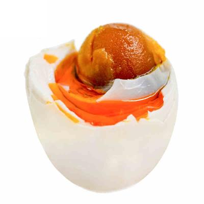 China Food Wholesale Xian Ya Dan Salt Duck Egg Red Heart Oil Egg Yolk Salted Roast Duck Egg Sea for sale