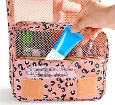 China Wholesale Fashion 2022 Foldable Travel Hanging Toiletry Bag Waterproof Cosmetic Bag Wash Cosmetic Bag for sale