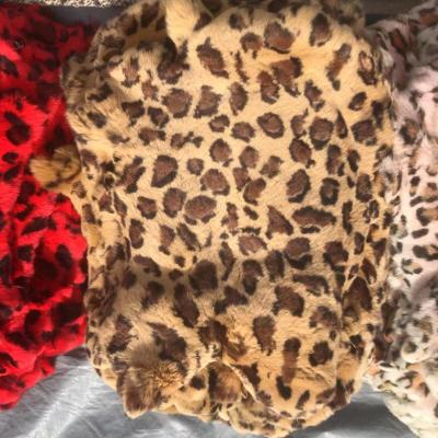 China Eco-Friendly Auto Upholstery Dye Tan Animal Pelts Rex Rabbit Fur Pelts Wholesale Raw For Sale for sale